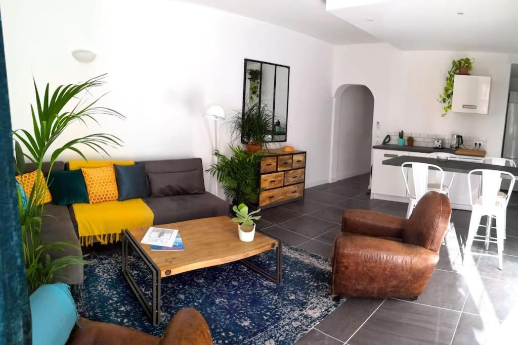 Beautifully Bright Apartment In Old Town Σαιν-Τροπέ Εξωτερικό φωτογραφία