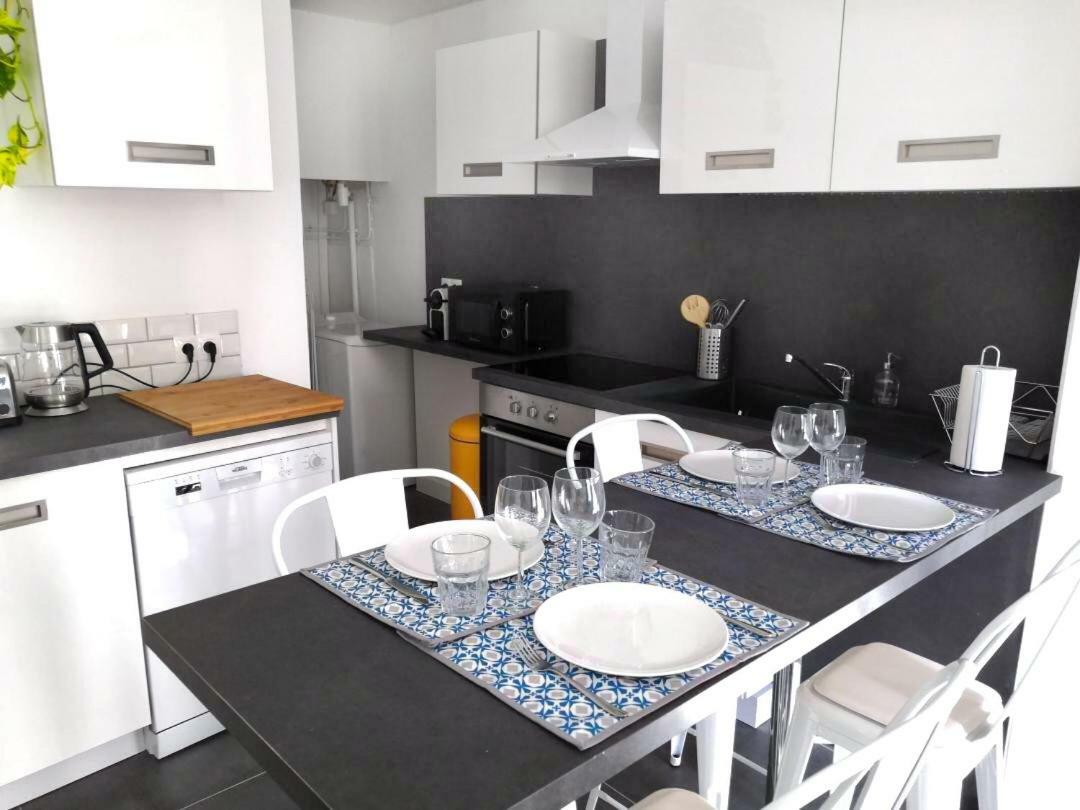 Beautifully Bright Apartment In Old Town Σαιν-Τροπέ Εξωτερικό φωτογραφία