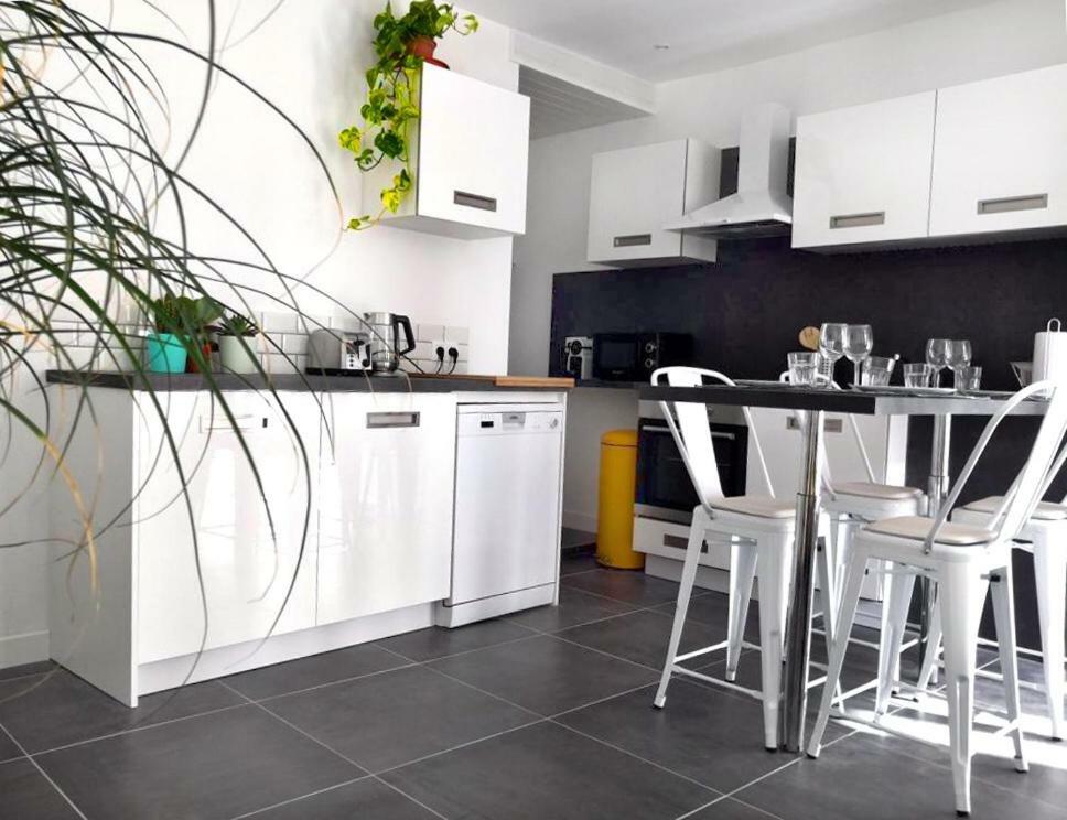 Beautifully Bright Apartment In Old Town Σαιν-Τροπέ Εξωτερικό φωτογραφία